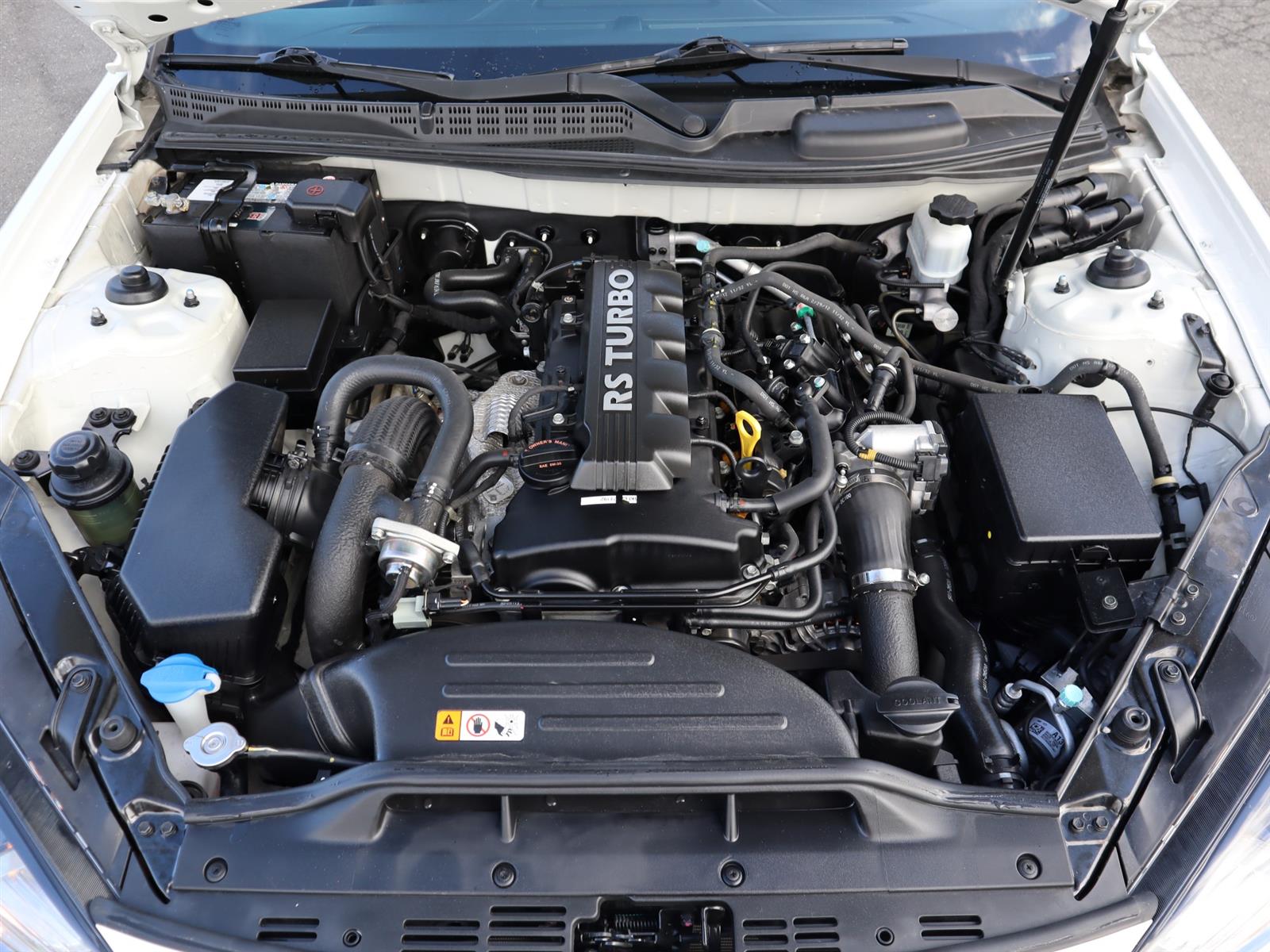 2013 Hyundai GENESIS COUPE PREMIUM White, 2.0L DOHC MPFI